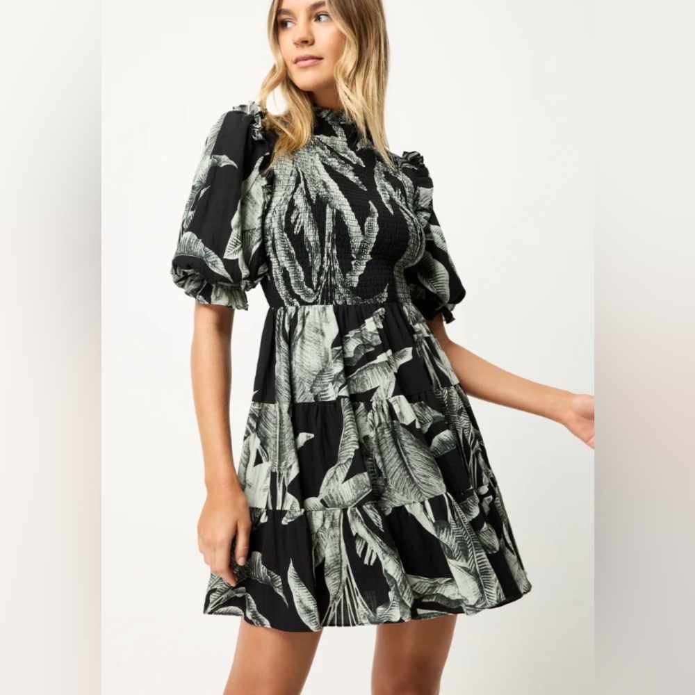 Elliatt Clos Dress - Multicolor Green Black Palm Mini size Large Ruffle